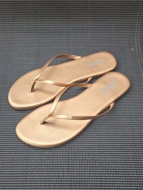 AERIE Women's Metallic Gold Slim-Strap Flip Flop Sandals